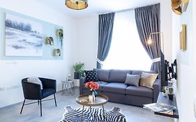 Jtower - Magical Apartments In City Center